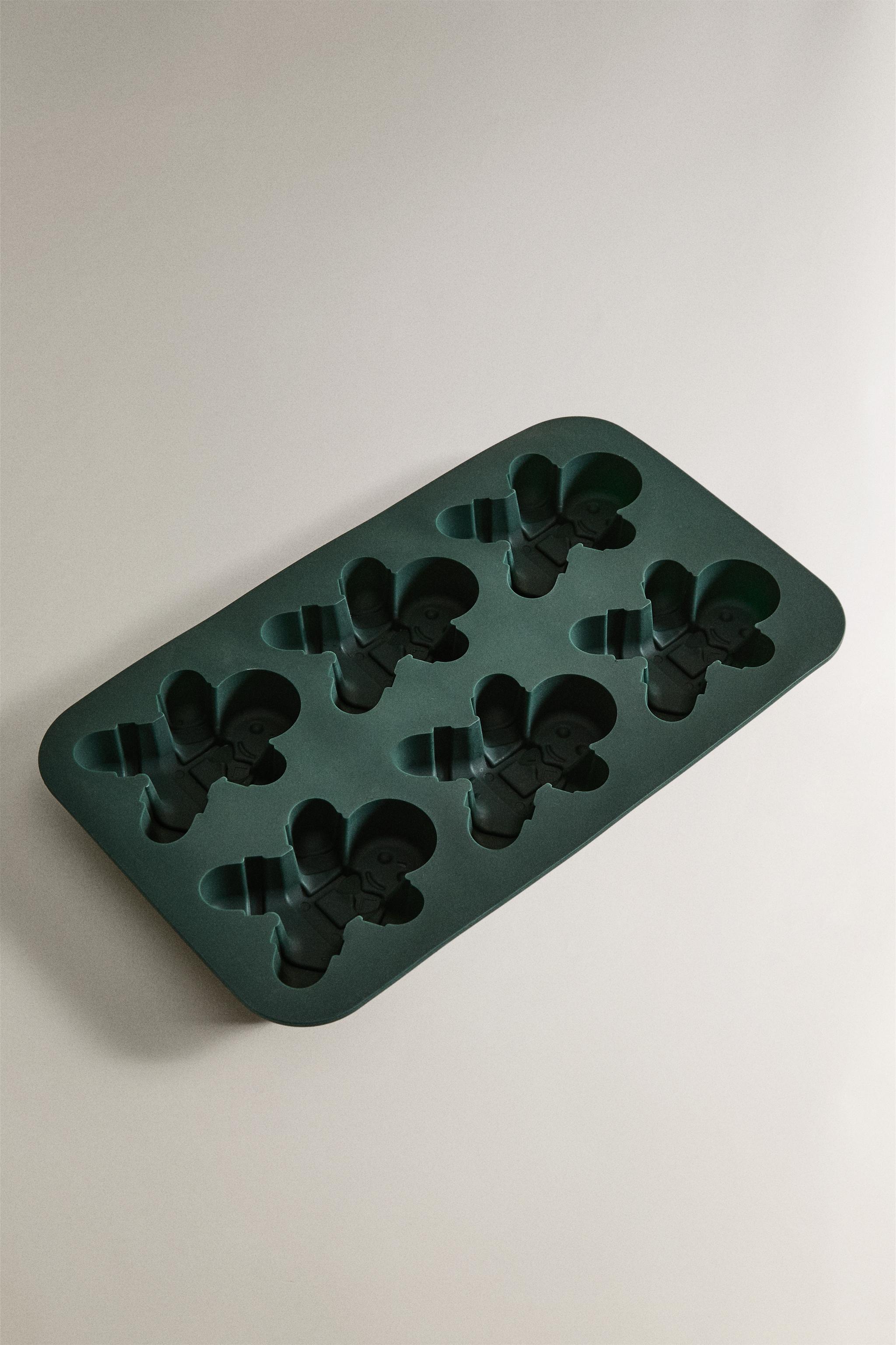 CHRISTMAS GINGERBREAD COOKIE BAKING MOLD